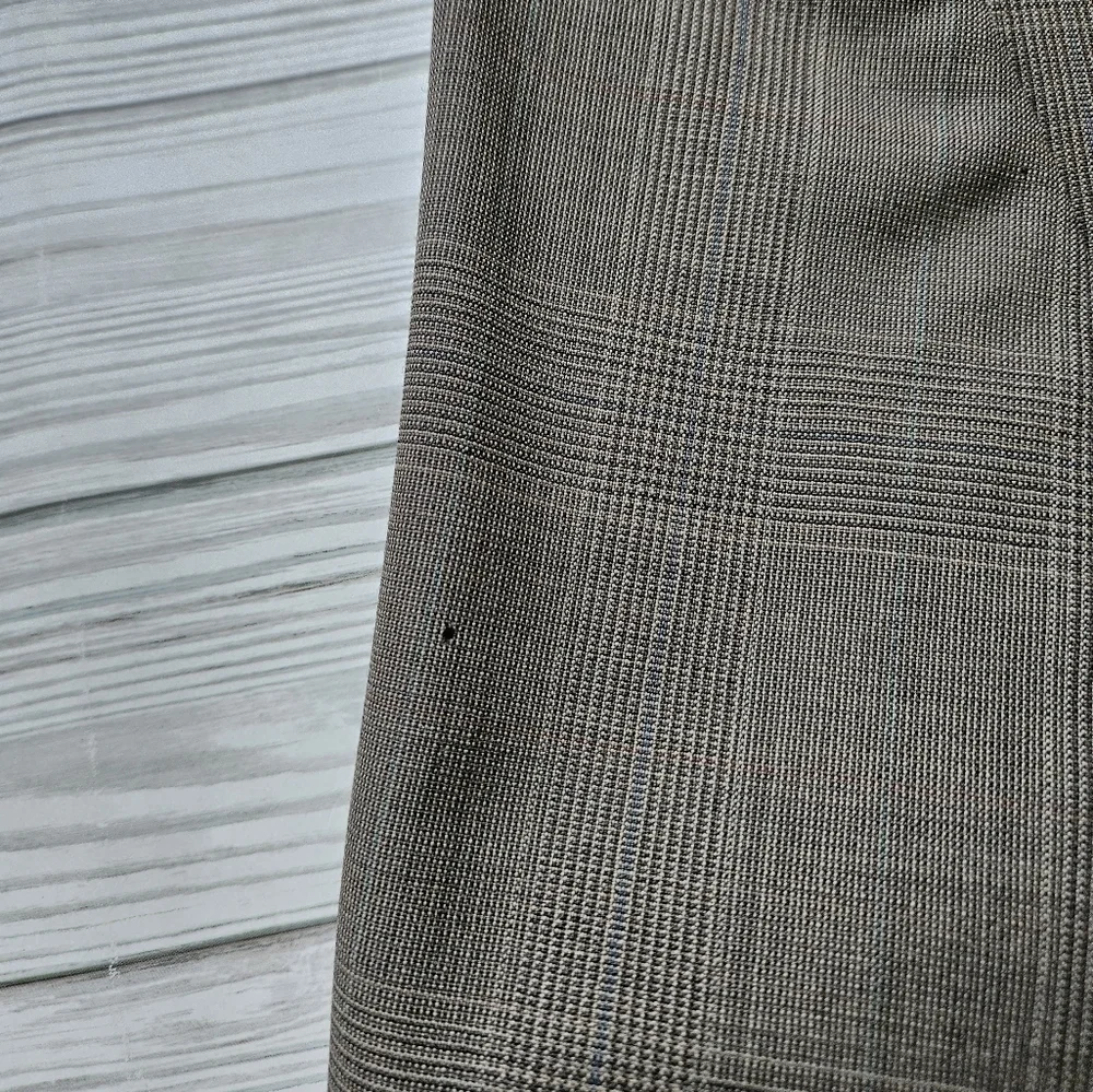 Oscar de la Renta Vintage Tailored Plaid Blazer in Grey and Camel Size 41R
